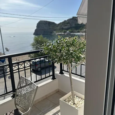 Orfeas Sea View House *