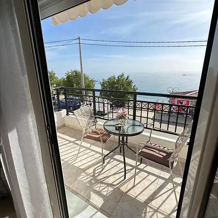 Orfeas Sea View House *