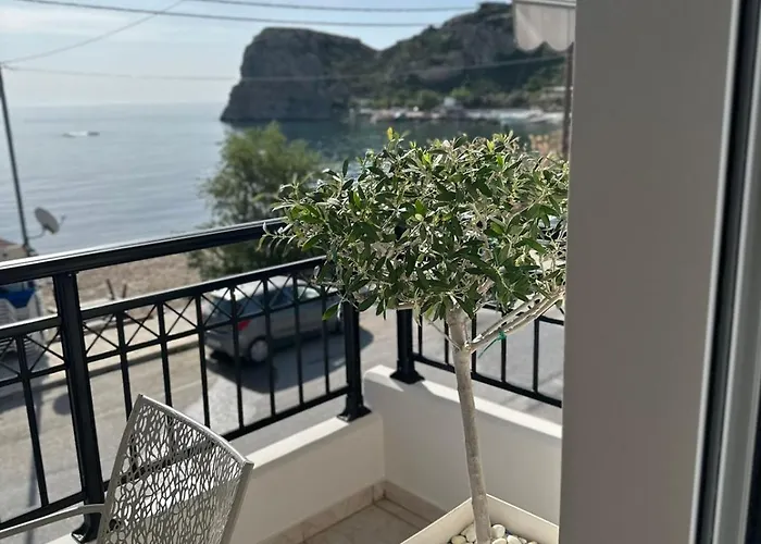 Orfeas Sea View House *