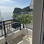 Orfeas Sea View House *