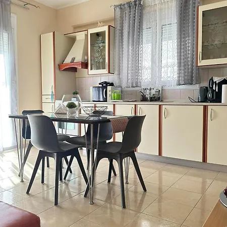 公寓 Orfeas Sea View House